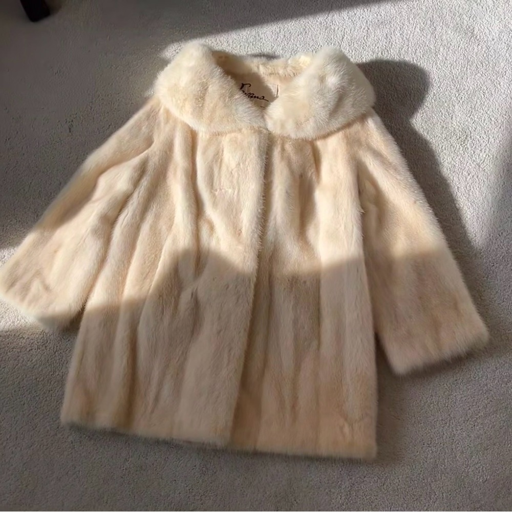 Luxurious Evan’s white Mink